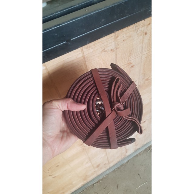 Etrivieres acajou ,marron foncé