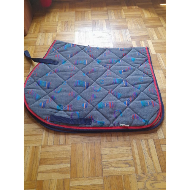 Tapis equiline avec motifs