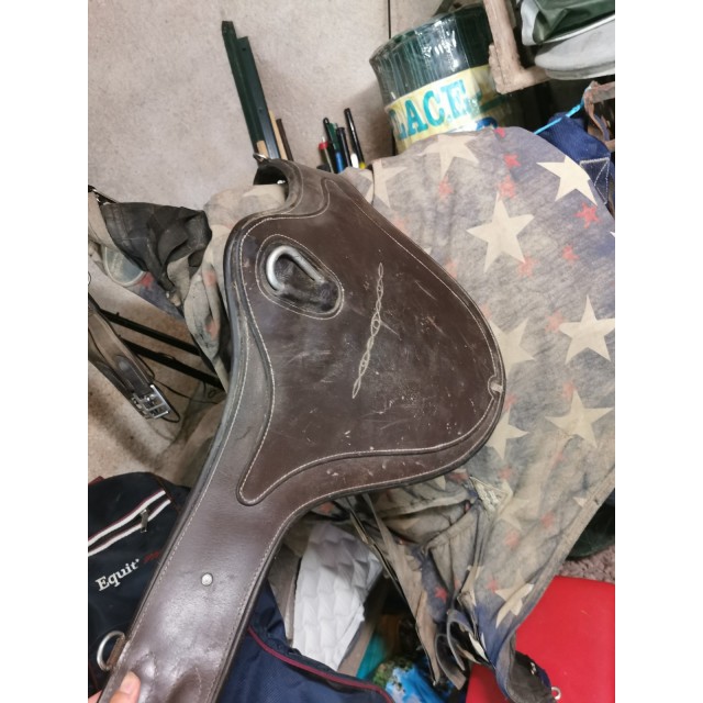 Sangle droite et bavette