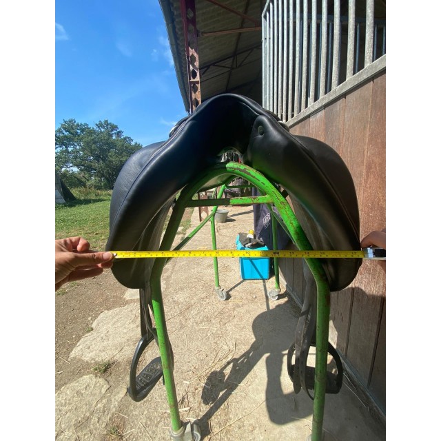 Selle devoucoux Makila taille 17.5, négociable année 2019