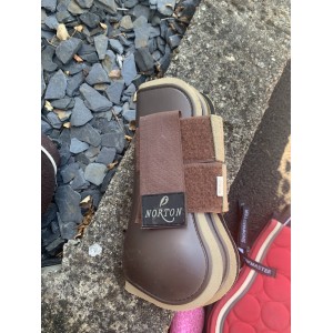 Protection Norton marron