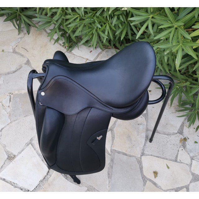 2 Selles de Dressage NEUVES Marque EQUIPE