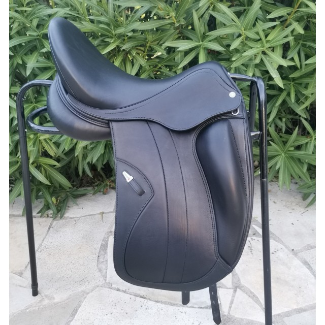 2 Selles de Dressage NEUVES Marque EQUIPE