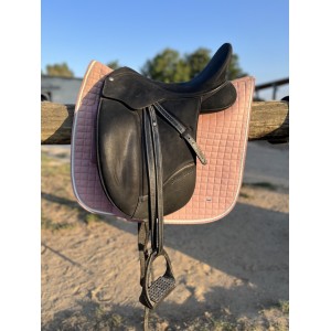 Selle dressage Wintec Isabelle Werth 16,5 pouces