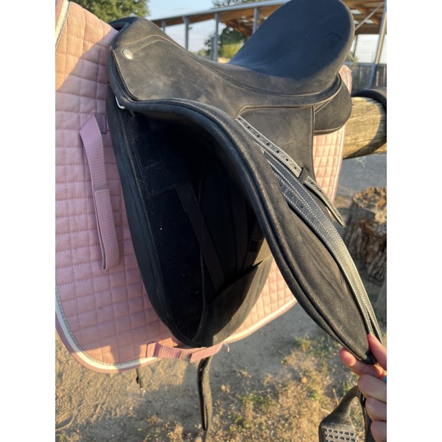 Selle dressage Wintec Isabelle Werth 16,5 pouces