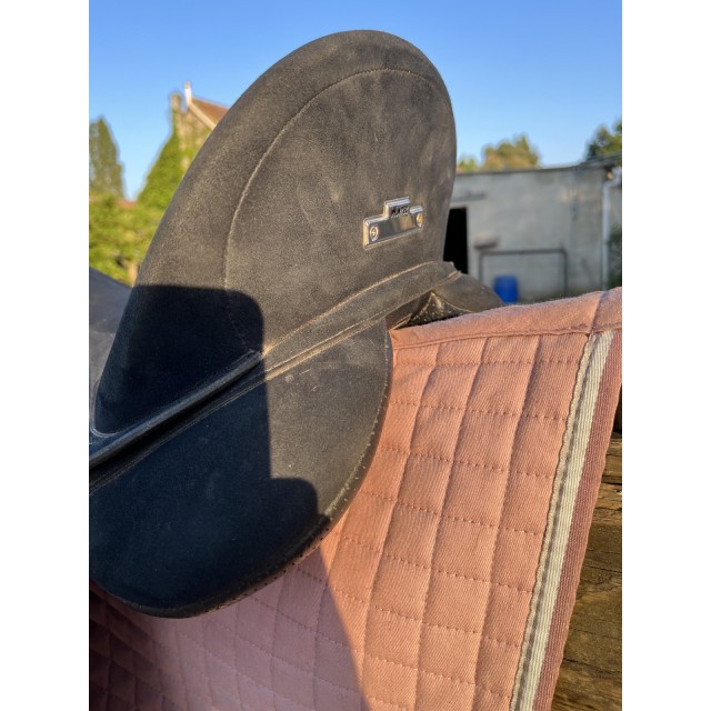Selle dressage Wintec Isabelle Werth 16,5 pouces