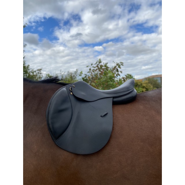 Selle noire 17p