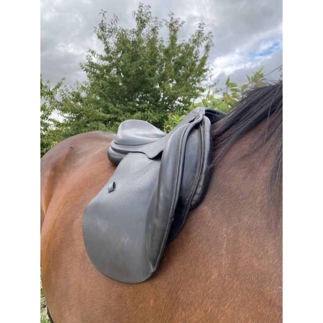 Selle noire 17p