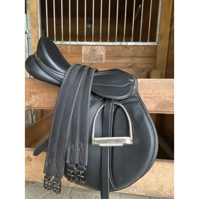 Selle Norton tout équipé