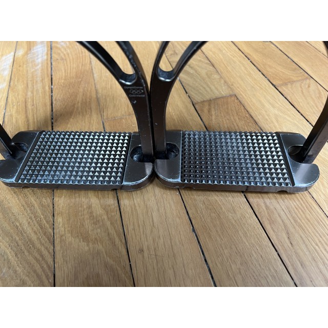 Étriers Jin Stirrup