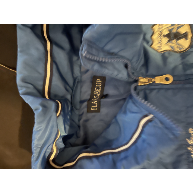 VESTES SANS MANCHES FLAGS&CUP t.40