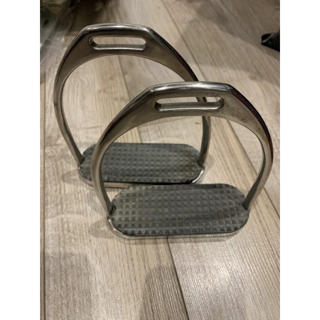 Étriers en inox