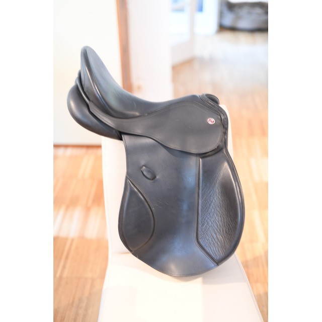 Selle de saut Kieffer Garmisch Evolution Taille 17.