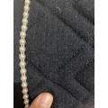 Tapis mixte bleu marine perles et pailleté