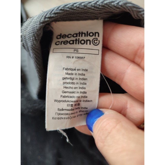 Joli couvre reins polaire noir T105