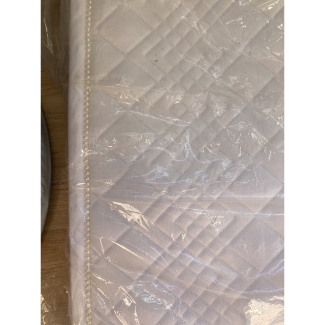Tapis de dressage blanc neuf