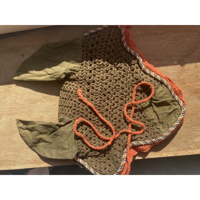 Bonnet kaki et orange