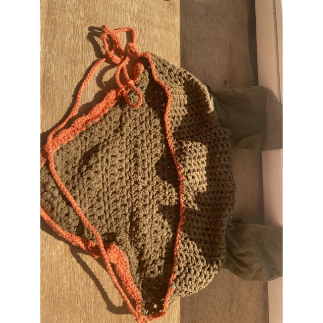 Bonnet kaki et orange
