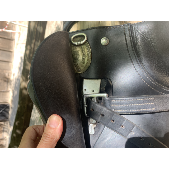 Selle de dressage Passier modèle Grand Gilbert avec etriers et sangle
