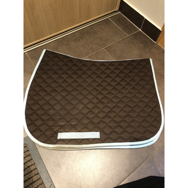 tapis marrons