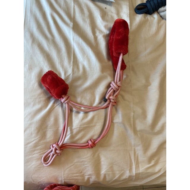 Licol éthologique avec moumoute rouge