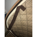 Tapis beige et marron