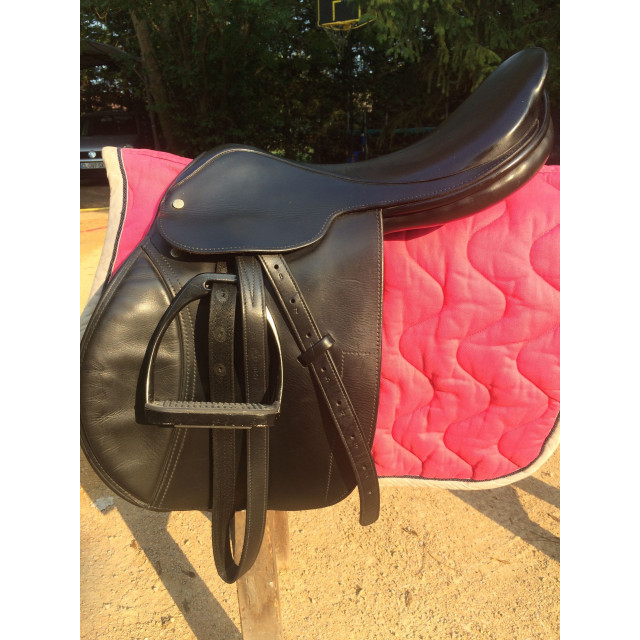 selle cuire 17,5
