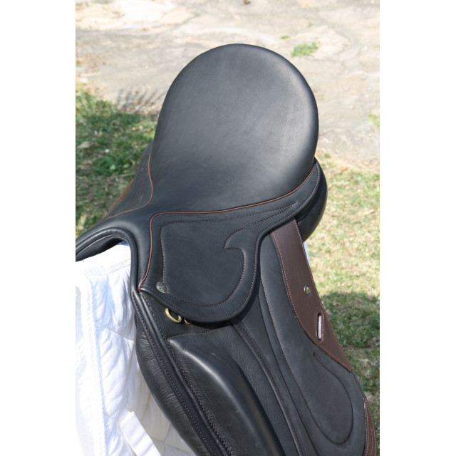selle de dressage 17'5 neuve
