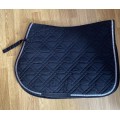 Tapis noir et argenté