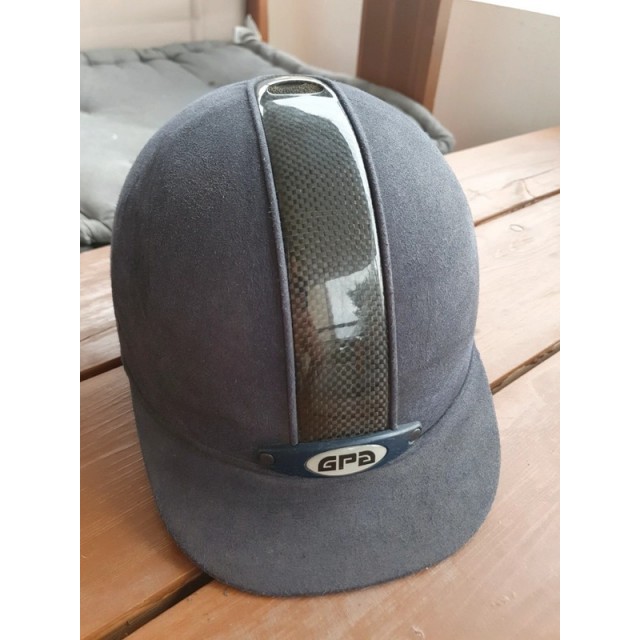 Bombe Casque GPA taille 53 carbone clasic