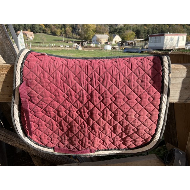 Tapis bordeau