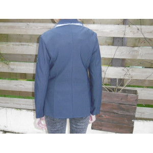 Veste de concours HARCOUR taille M bleu marine avec sa housse de transport. Offerte jamais portée.
