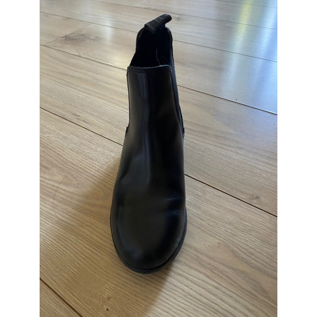 A vendre bottines neuves.