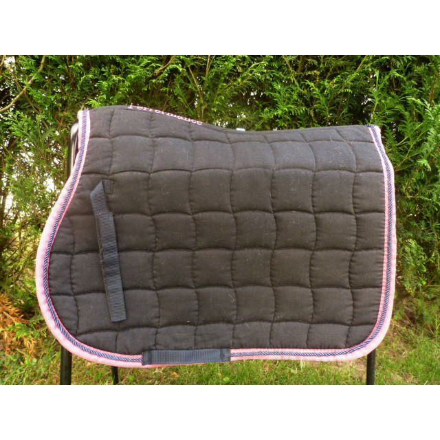 Tapis obstacle noir liséré rose