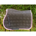 Tapis obstacle noir liséré rose