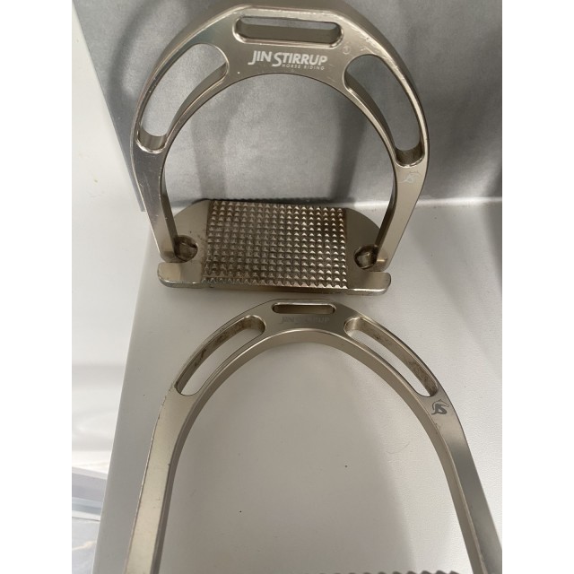 Jin Stirrup Titan gold