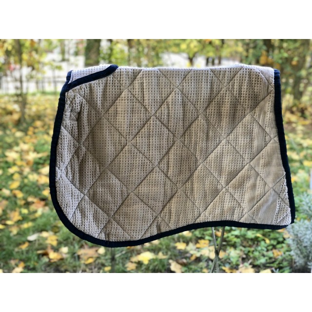 Tapis à pointe bleu marine