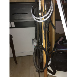 Filet en cuir noir