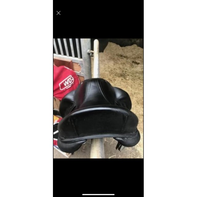 Selle Dressage CWD 18 pouces