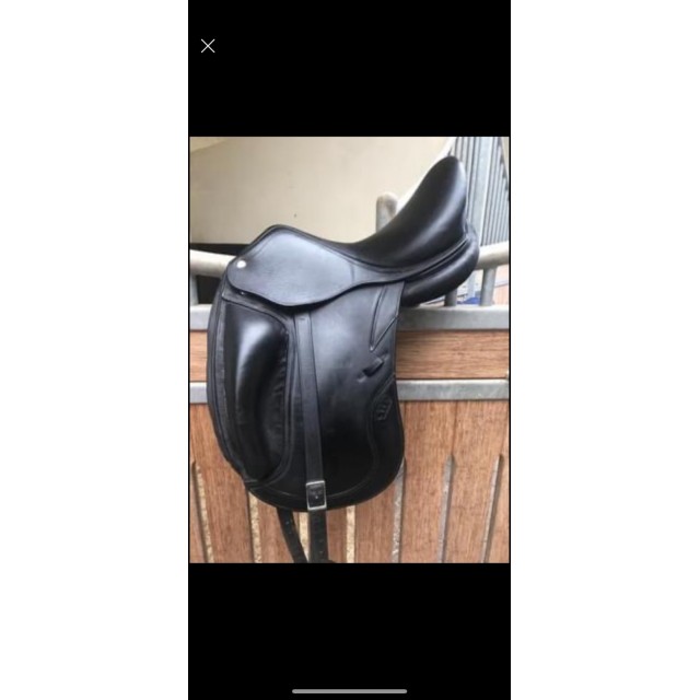 Selle Dressage CWD 18 pouces