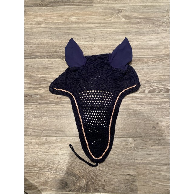 Ensemble bonnet et tapis de la marque harcour