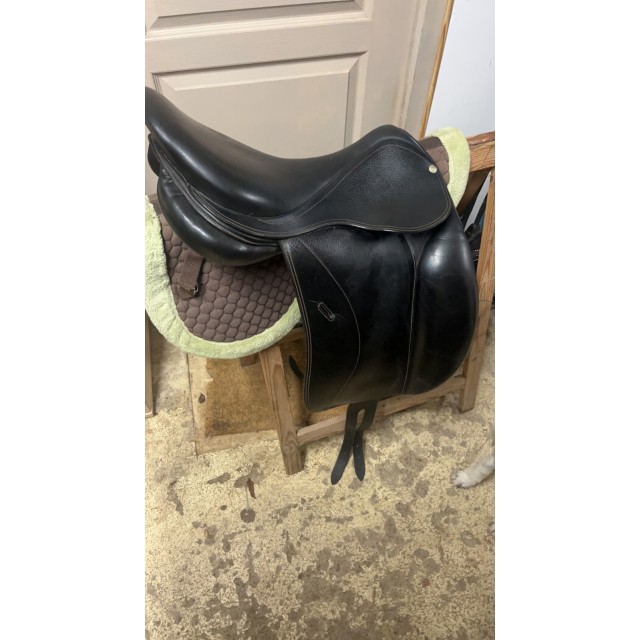 Selle de dressage