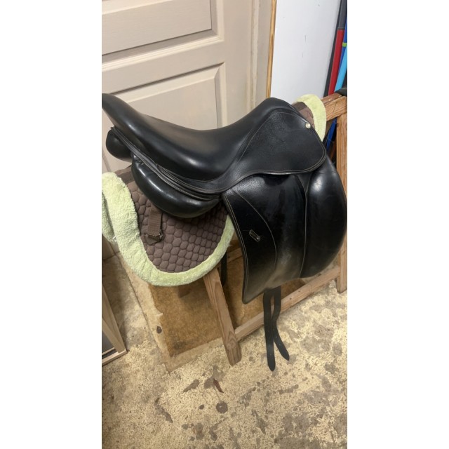 Selle de dressage