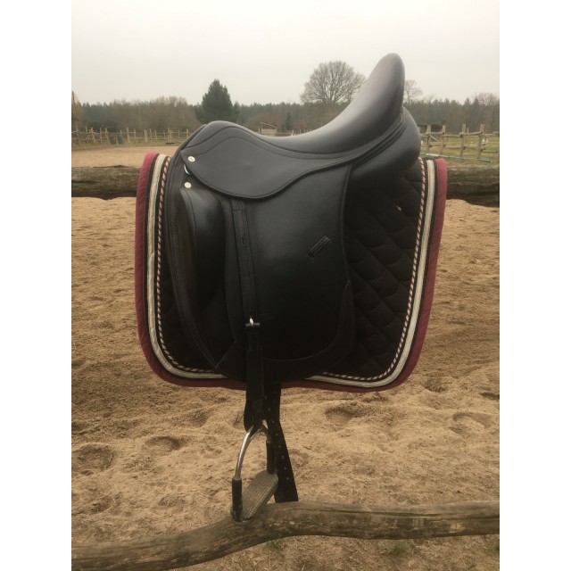 Selle de dressage 17,5p