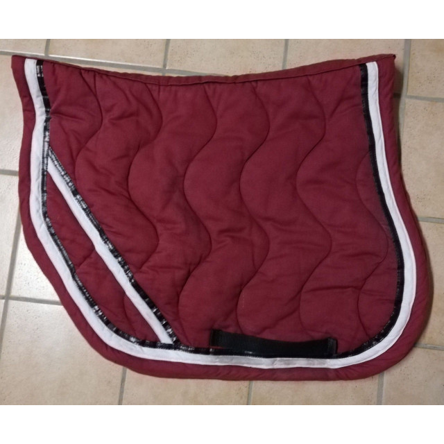 Tapis bordeaux coupé sport