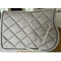 Tapis gris equithème