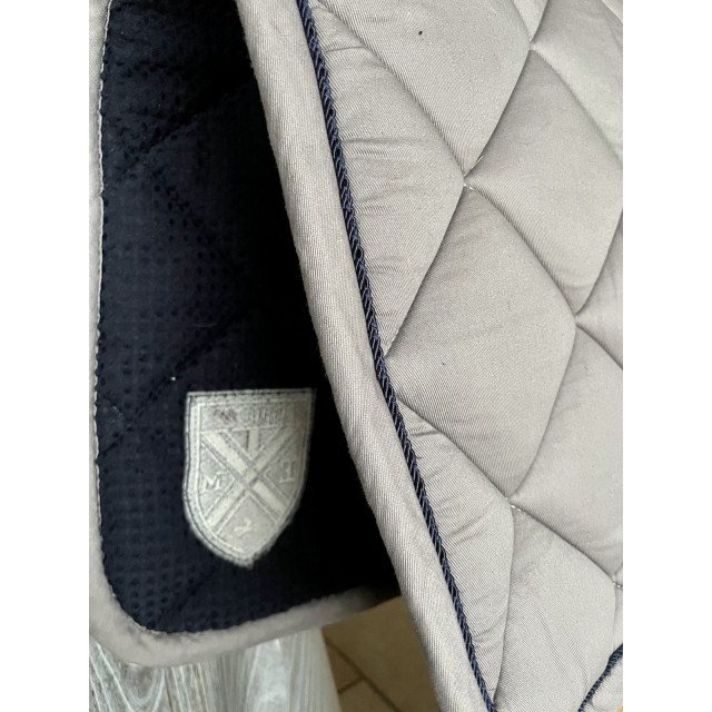 Tapis gris equithème