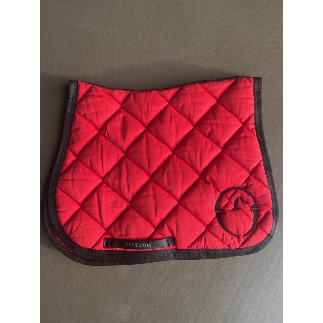 Tapis vestrum rouge