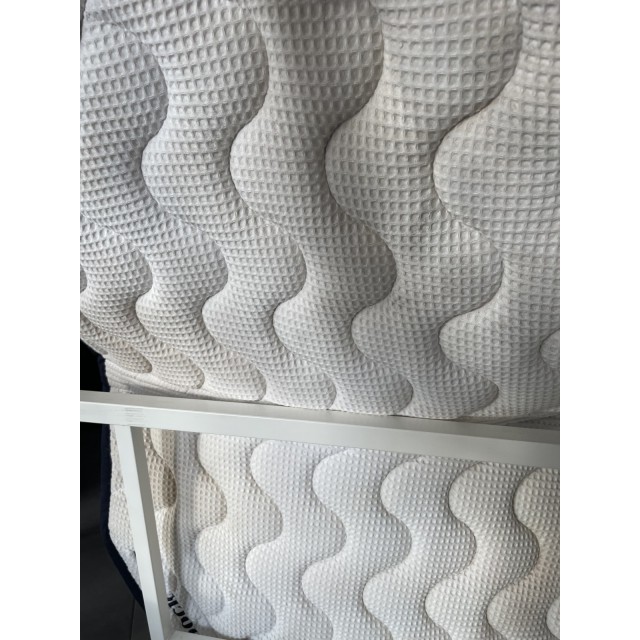 Tapis Paddock sport bordeaux liseré marine pailletté