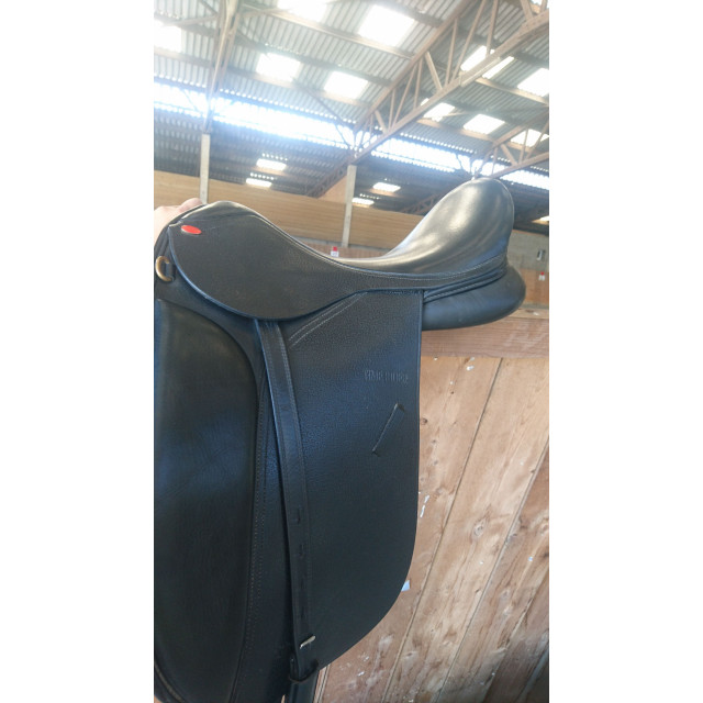 Selle de dressage